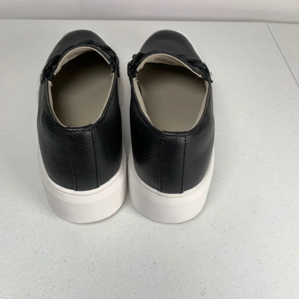 Naturalizer Daphne Black Platform Loafers Chain Accent Size 9.5